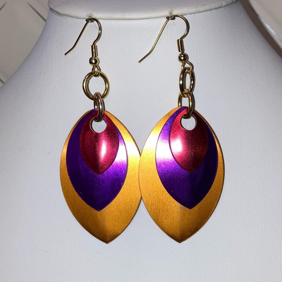 Earrings - Picture 1 of 5